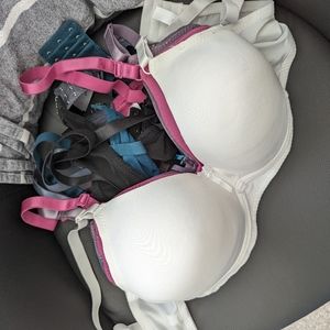 nwot bundle of 6 brand new bras